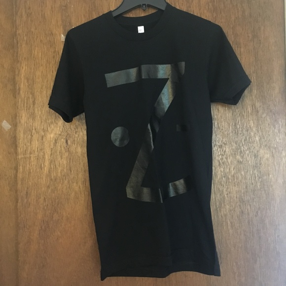[NEW] Black American Apparel Graphic Tee - Picture 1 of 2